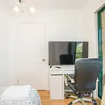 Spacious & Cozy Apt@Heart Of Redfern Closes To Cbd