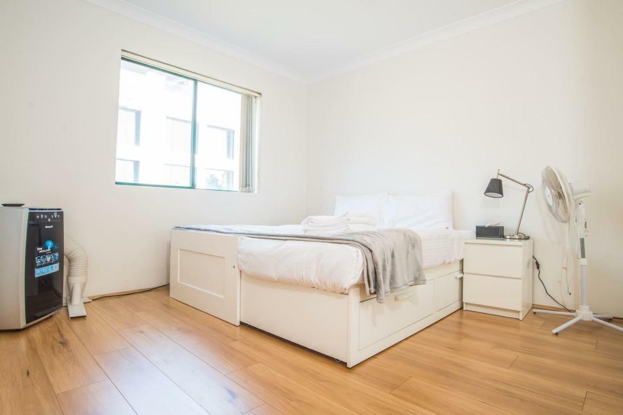 Spacious & Cozy Apt@heart Of Redfern Closes To Cbd Apartment