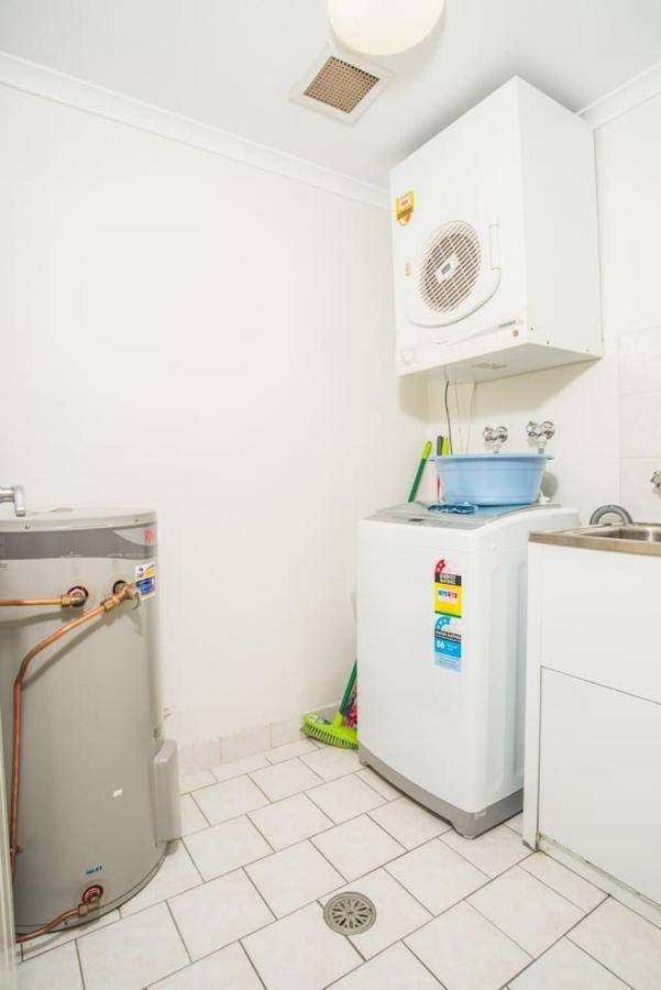 Spacious & Cozy Apt@heart Of Redfern Closes To Cbd Apartment *
